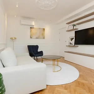 In The Centre Of By Renters Apartament Warszawa